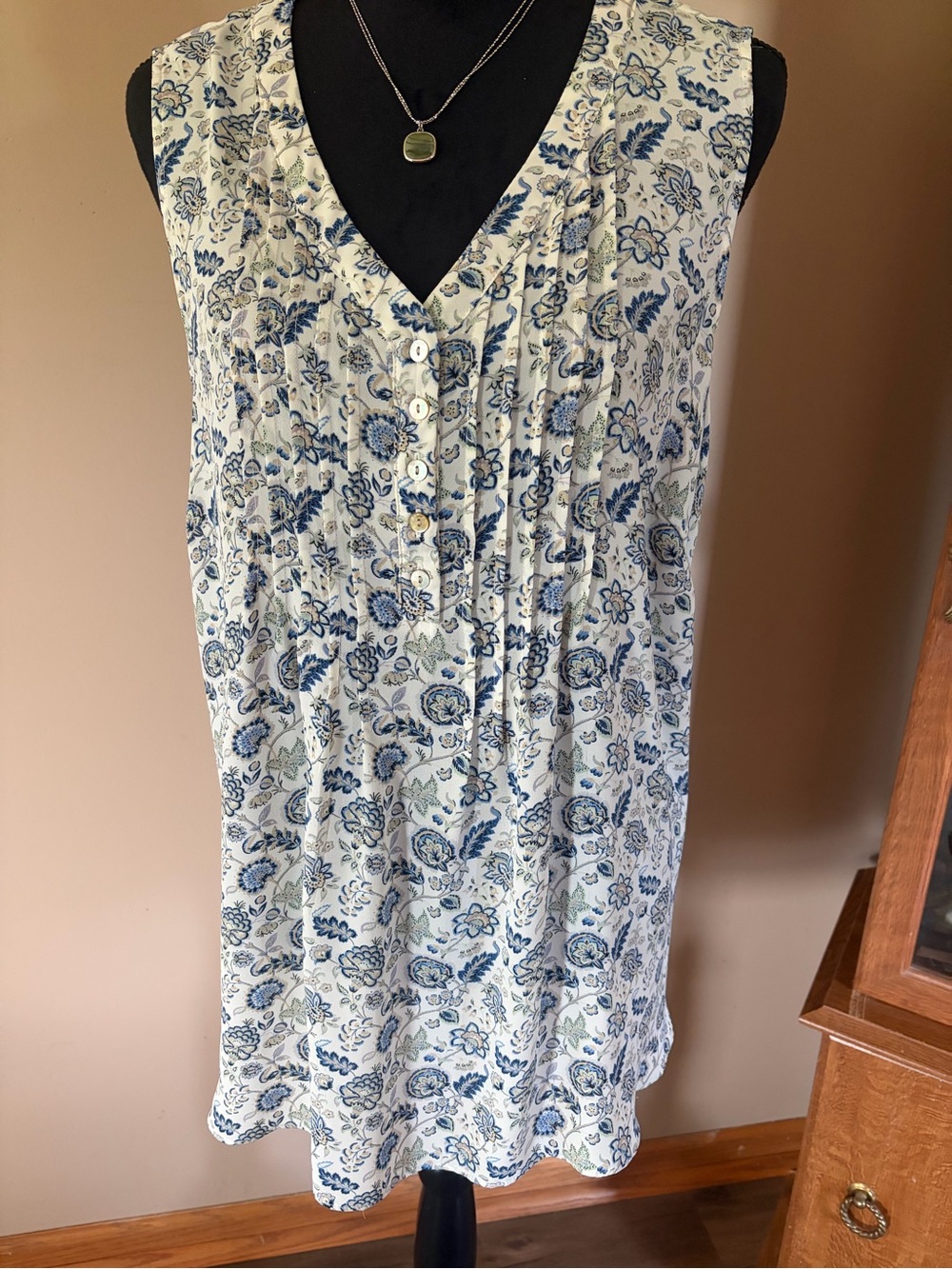 Rose & Olive Sleeveless V-Neck Tunic in Blue and White Floral